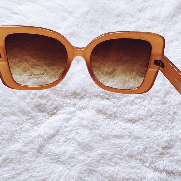 Eva Clear Gold Square-Framed Sunglasses - Picture 10 of 14